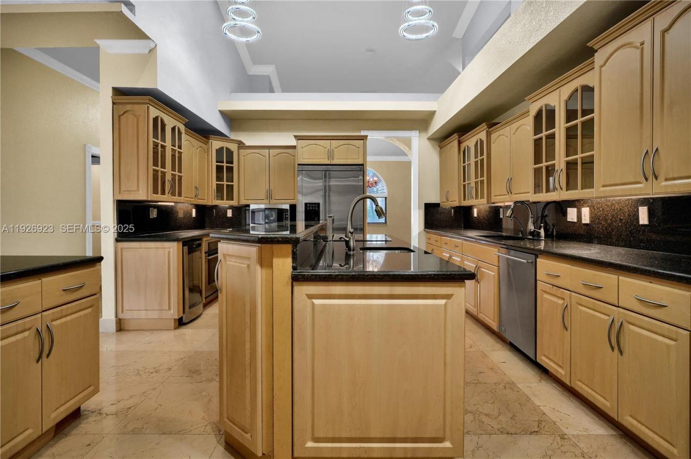 Miami, Miami-Dade County, 33175, United States, 8 Bedrooms Bedrooms, ,7 BathroomsBathrooms,Residential,For Sale,2003716