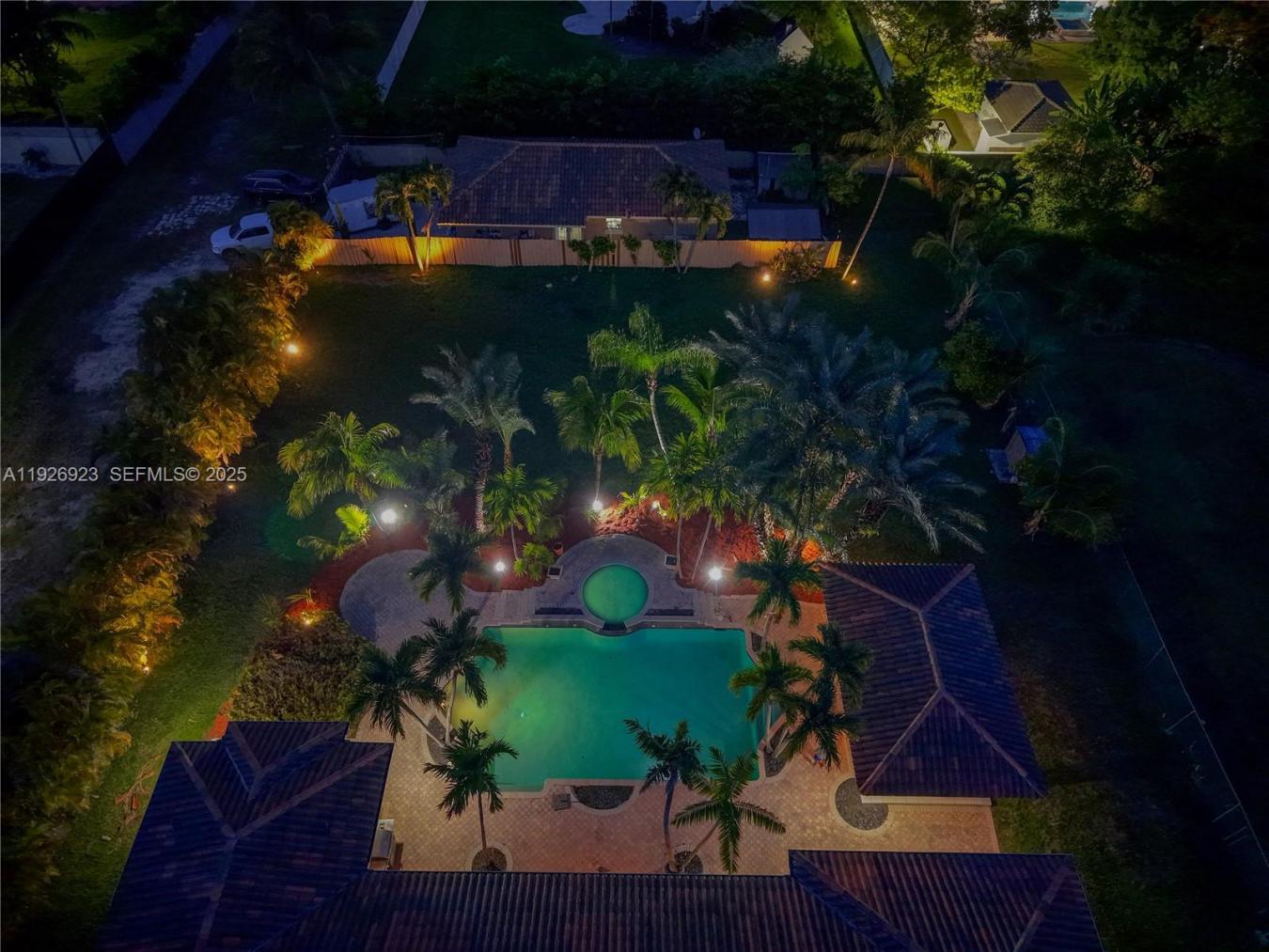 Miami, Miami-Dade County, 33175, United States, 8 Bedrooms Bedrooms, ,7 BathroomsBathrooms,Residential,For Sale,2003716