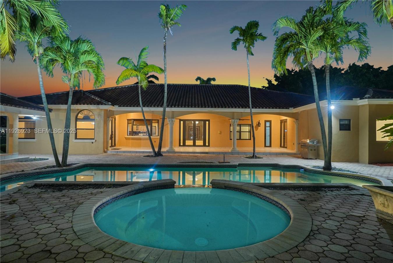 Miami, Miami-Dade County, 33175, United States, 8 Bedrooms Bedrooms, ,7 BathroomsBathrooms,Residential,For Sale,2003716