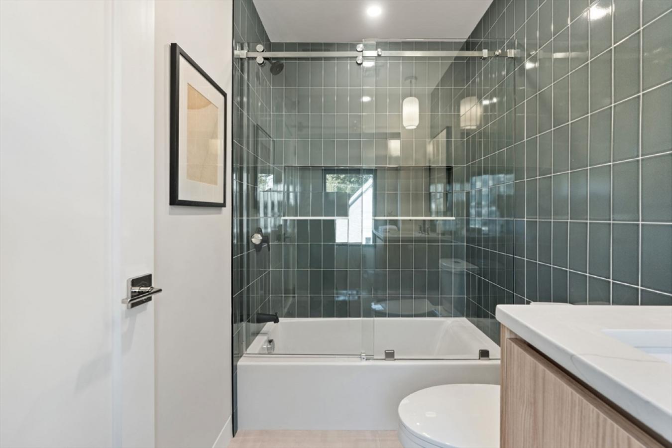 Cambridge, Middlesex, 02140, United States, ,Residential,For Sale,2003714