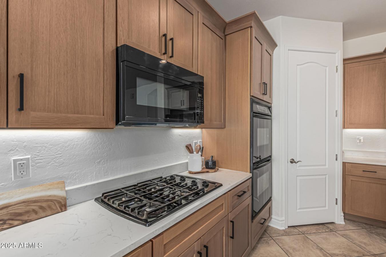 Phoenix, Maricopa, 85042, United States, 5 Bedrooms Bedrooms, ,3 BathroomsBathrooms,Residential,For Sale,2003712