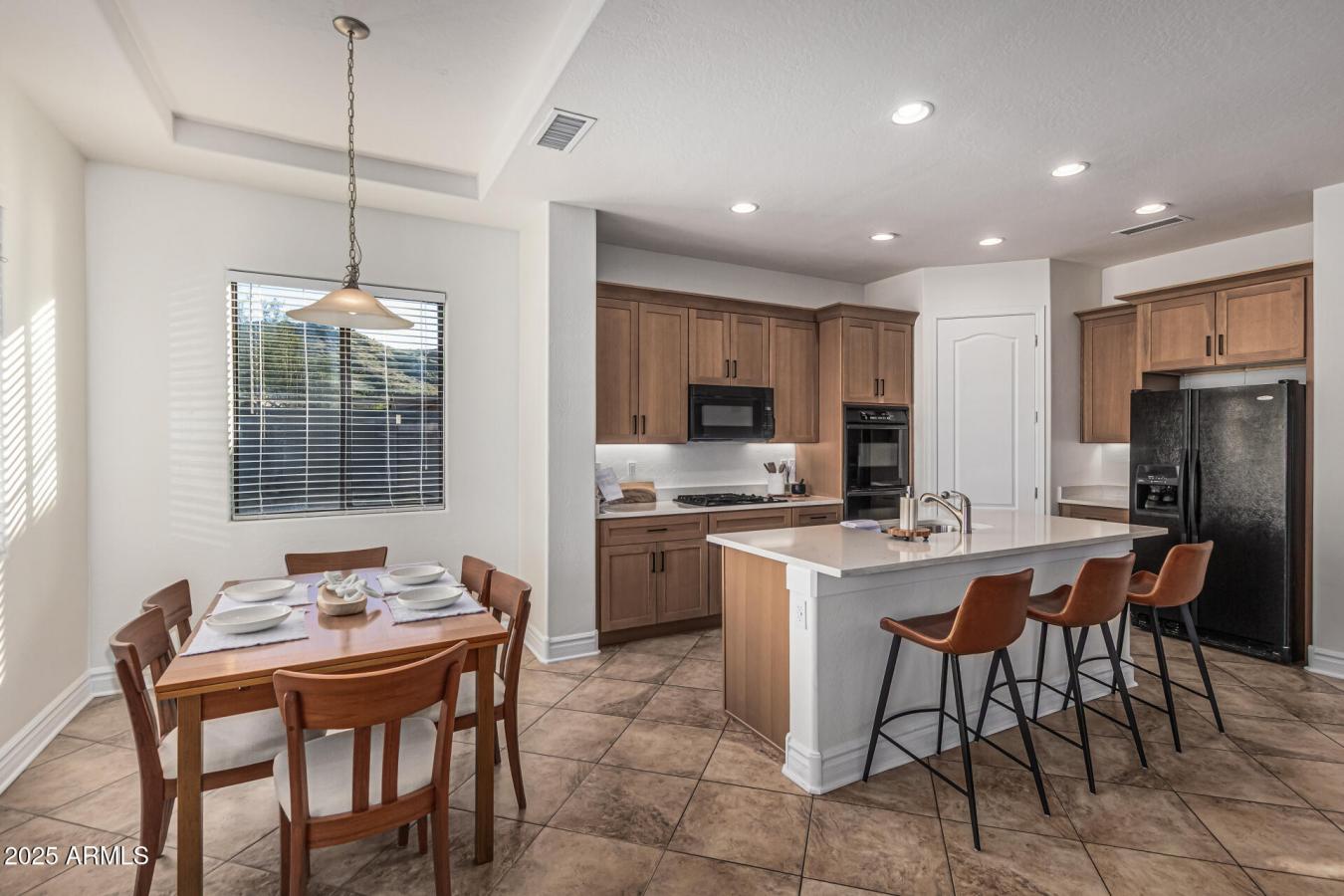 Phoenix, Maricopa, 85042, United States, 5 Bedrooms Bedrooms, ,3 BathroomsBathrooms,Residential,For Sale,2003712