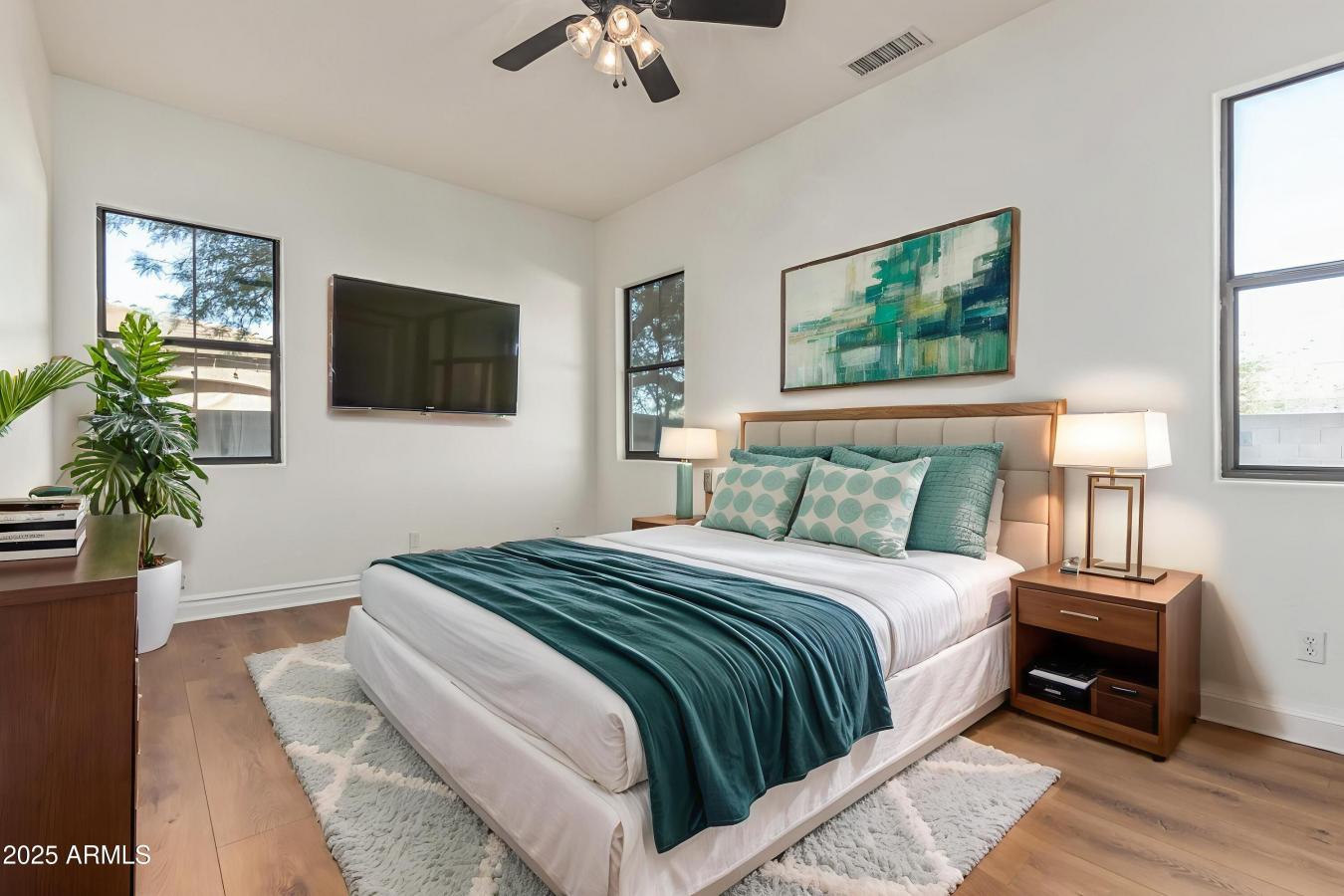 Phoenix, Maricopa, 85042, United States, 5 Bedrooms Bedrooms, ,3 BathroomsBathrooms,Residential,For Sale,2003712