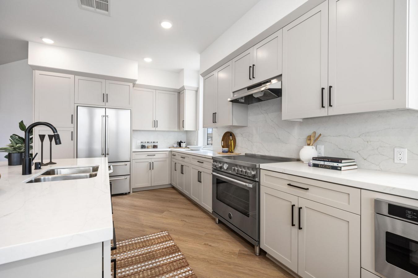 Huntington Beach, Orange, 92648, United States, 2 Bedrooms Bedrooms, ,2 BathroomsBathrooms,Residential,For Sale,2003711