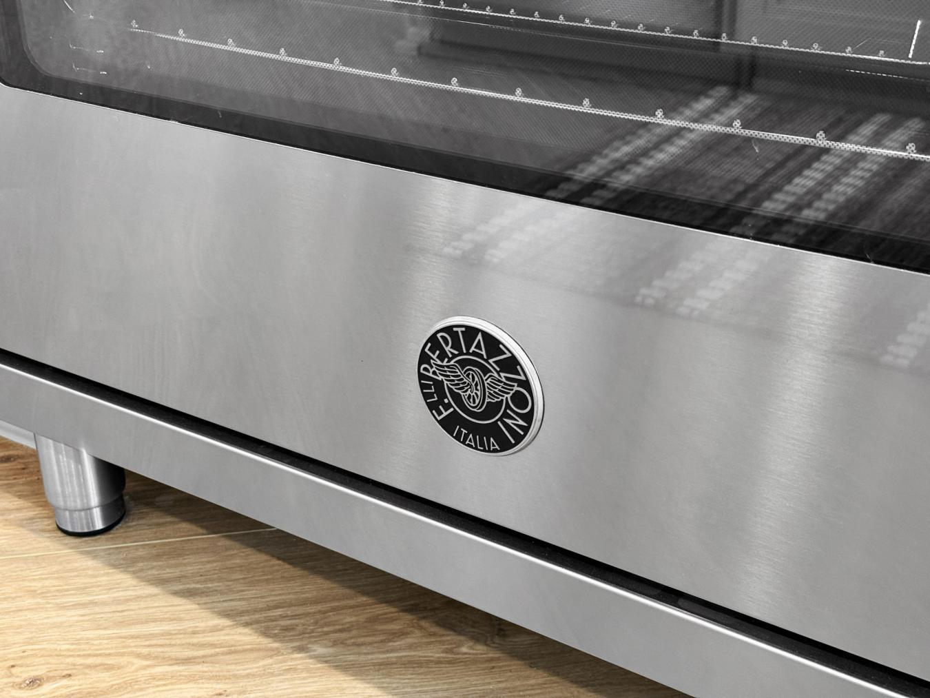 Huntington Beach, Orange, 92648, United States, 2 Bedrooms Bedrooms, ,2 BathroomsBathrooms,Residential,For Sale,2003711