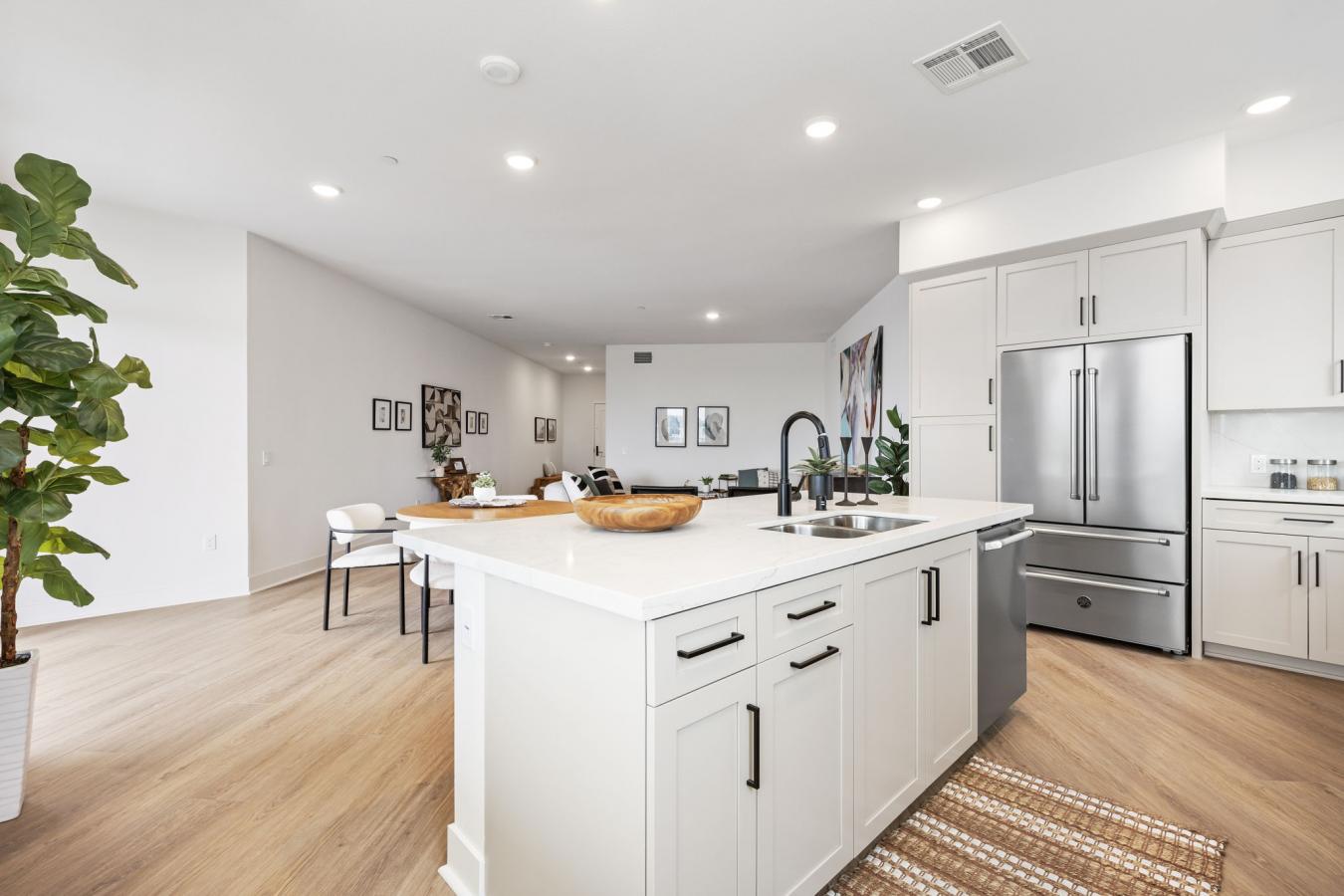 Huntington Beach, Orange, 92648, United States, 2 Bedrooms Bedrooms, ,2 BathroomsBathrooms,Residential,For Sale,2003711