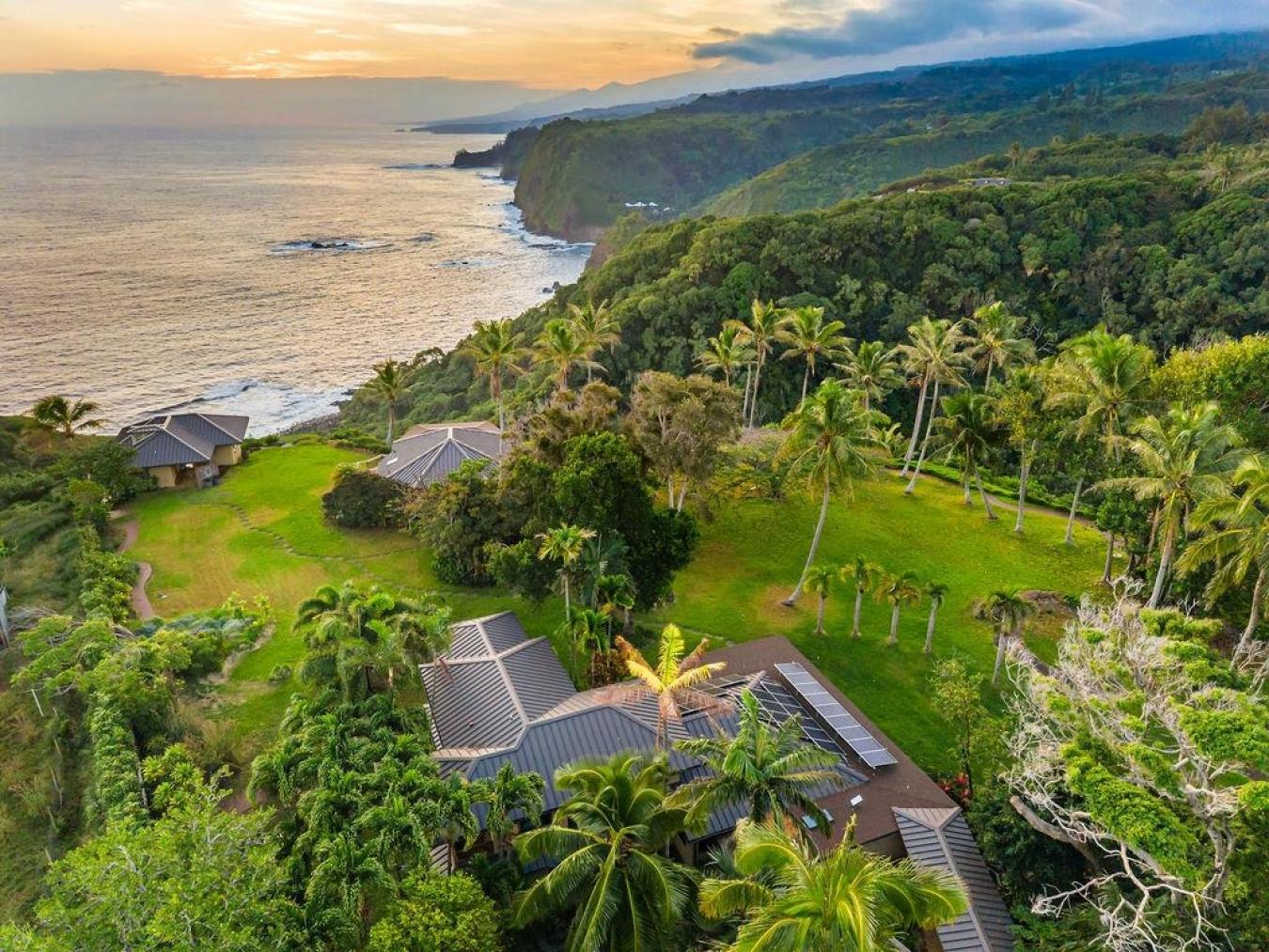 Haiku, Hawaii, 96708, United States, 5 Bedrooms Bedrooms, ,4 BathroomsBathrooms,Residential,For Sale,2003709