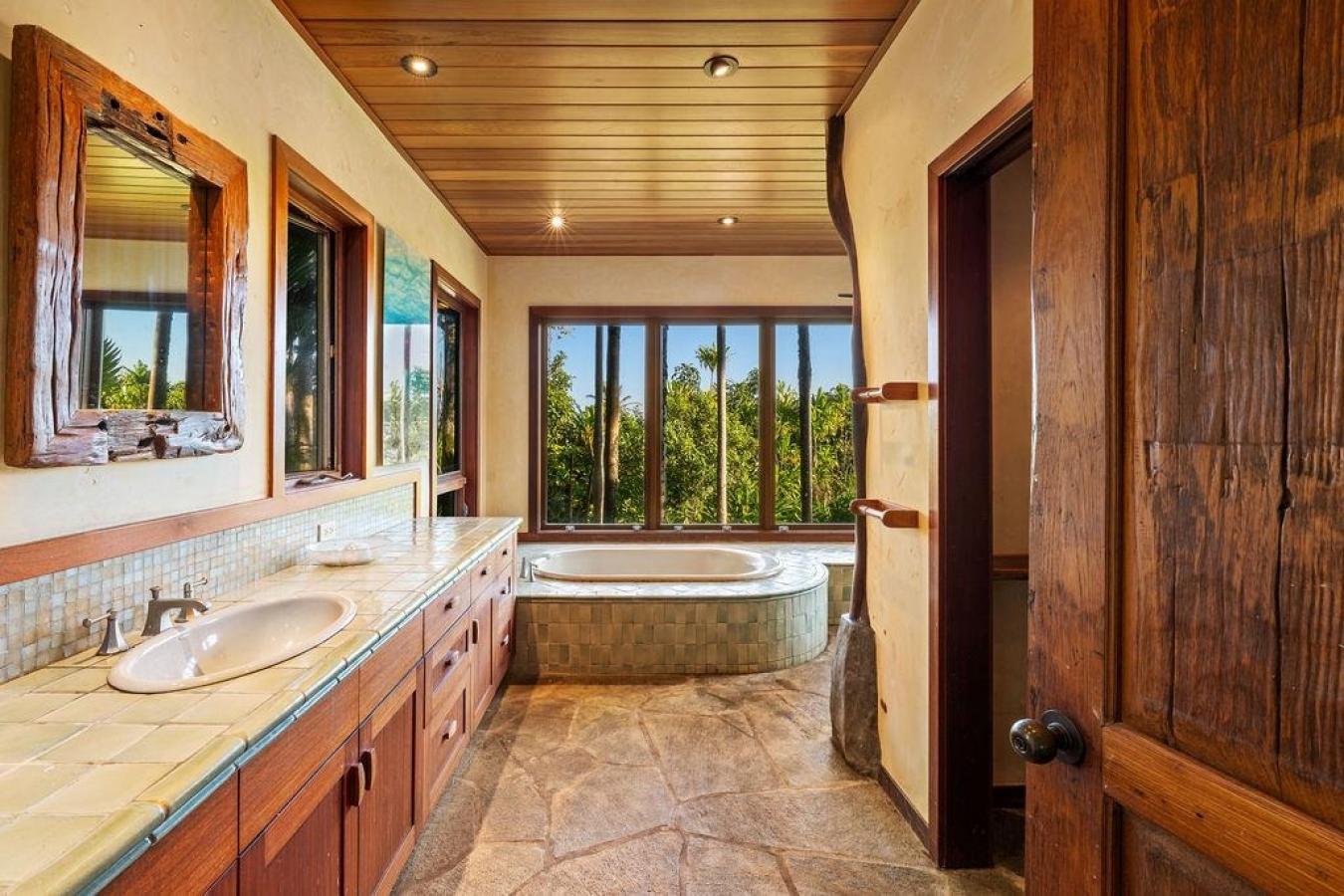 Haiku, Hawaii, 96708, United States, 5 Bedrooms Bedrooms, ,4 BathroomsBathrooms,Residential,For Sale,2003709