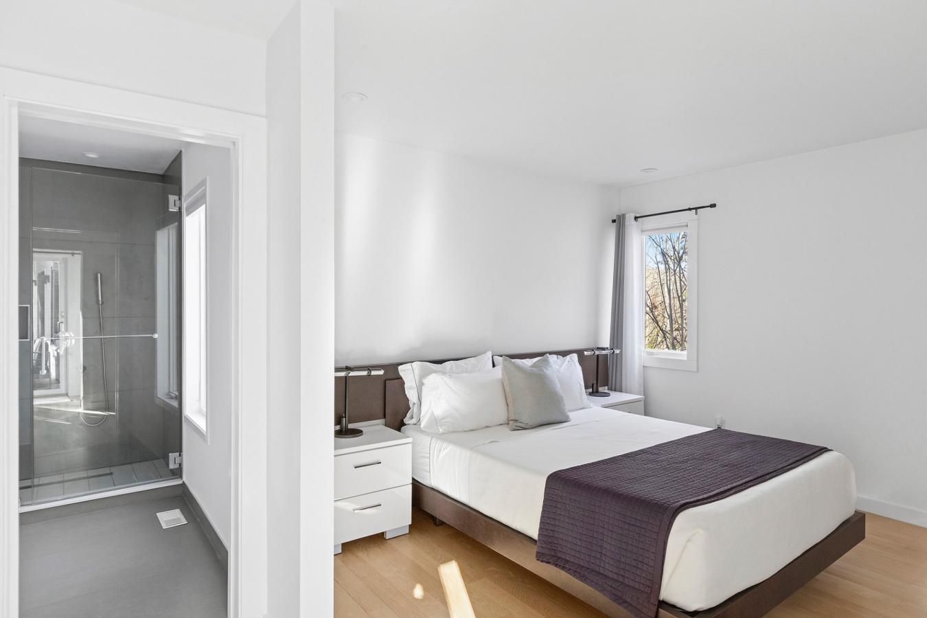 East Hampton, New York, 11937, United States, 5 Bedrooms Bedrooms, ,7 BathroomsBathrooms,Residential,For Sale,2003708