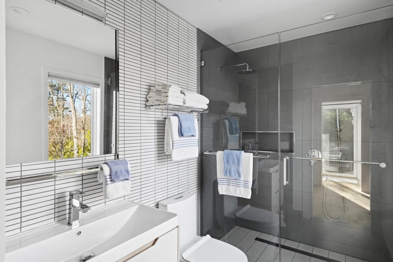 East Hampton, New York, 11937, United States, 5 Bedrooms Bedrooms, ,7 BathroomsBathrooms,Residential,For Sale,2003708