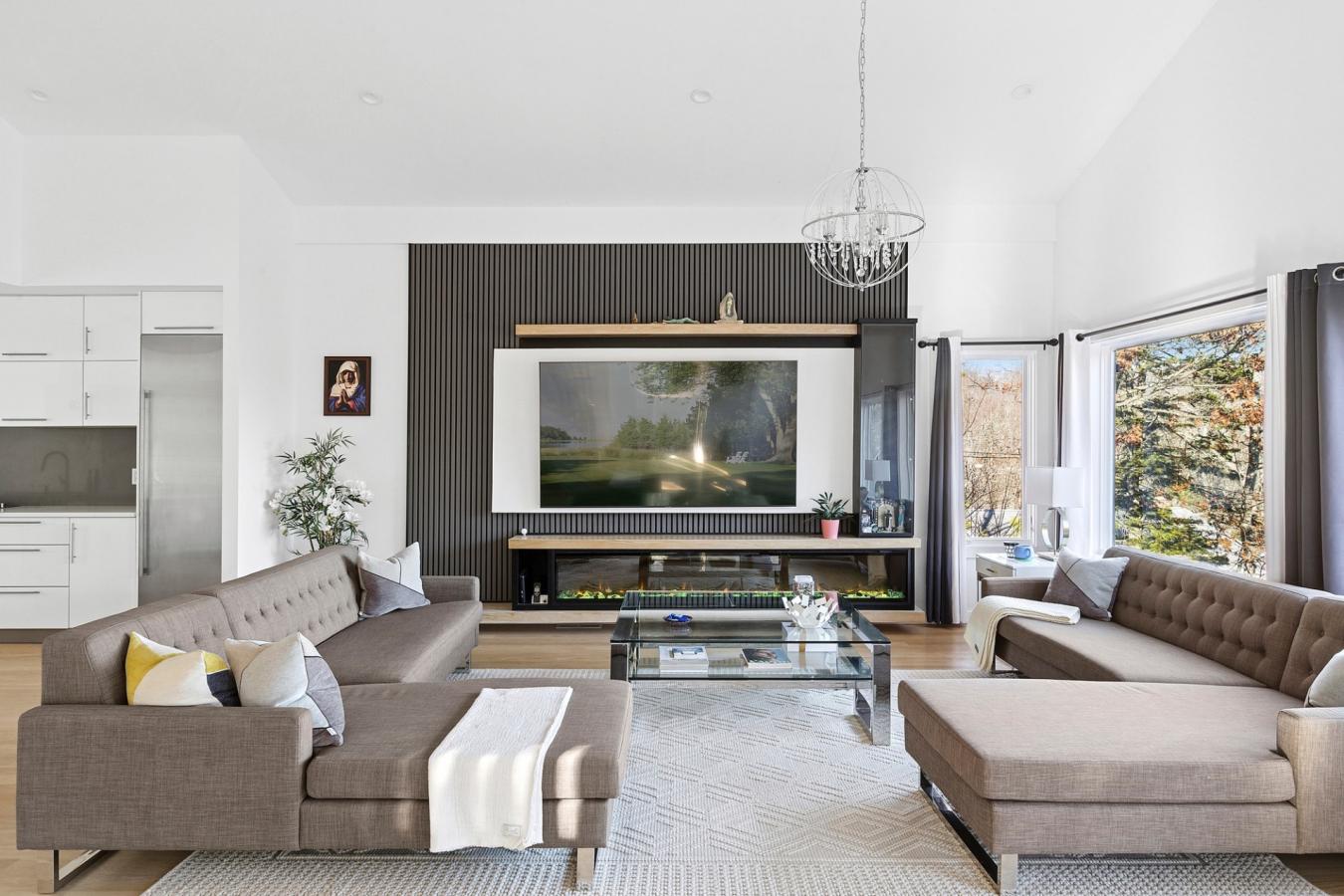 East Hampton, New York, 11937, United States, 5 Bedrooms Bedrooms, ,7 BathroomsBathrooms,Residential,For Sale,2003708