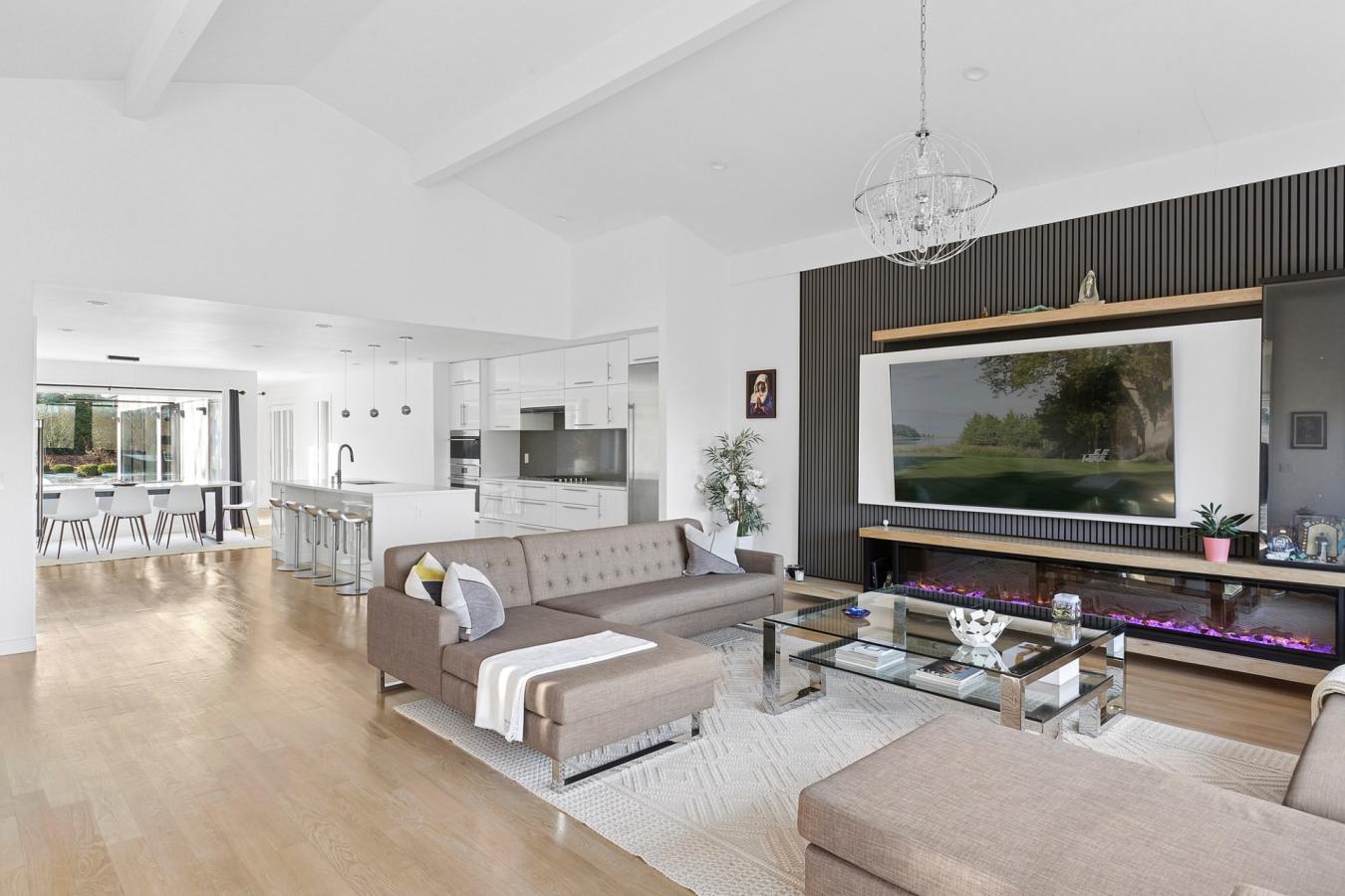 East Hampton, New York, 11937, United States, 5 Bedrooms Bedrooms, ,7 BathroomsBathrooms,Residential,For Sale,2003708