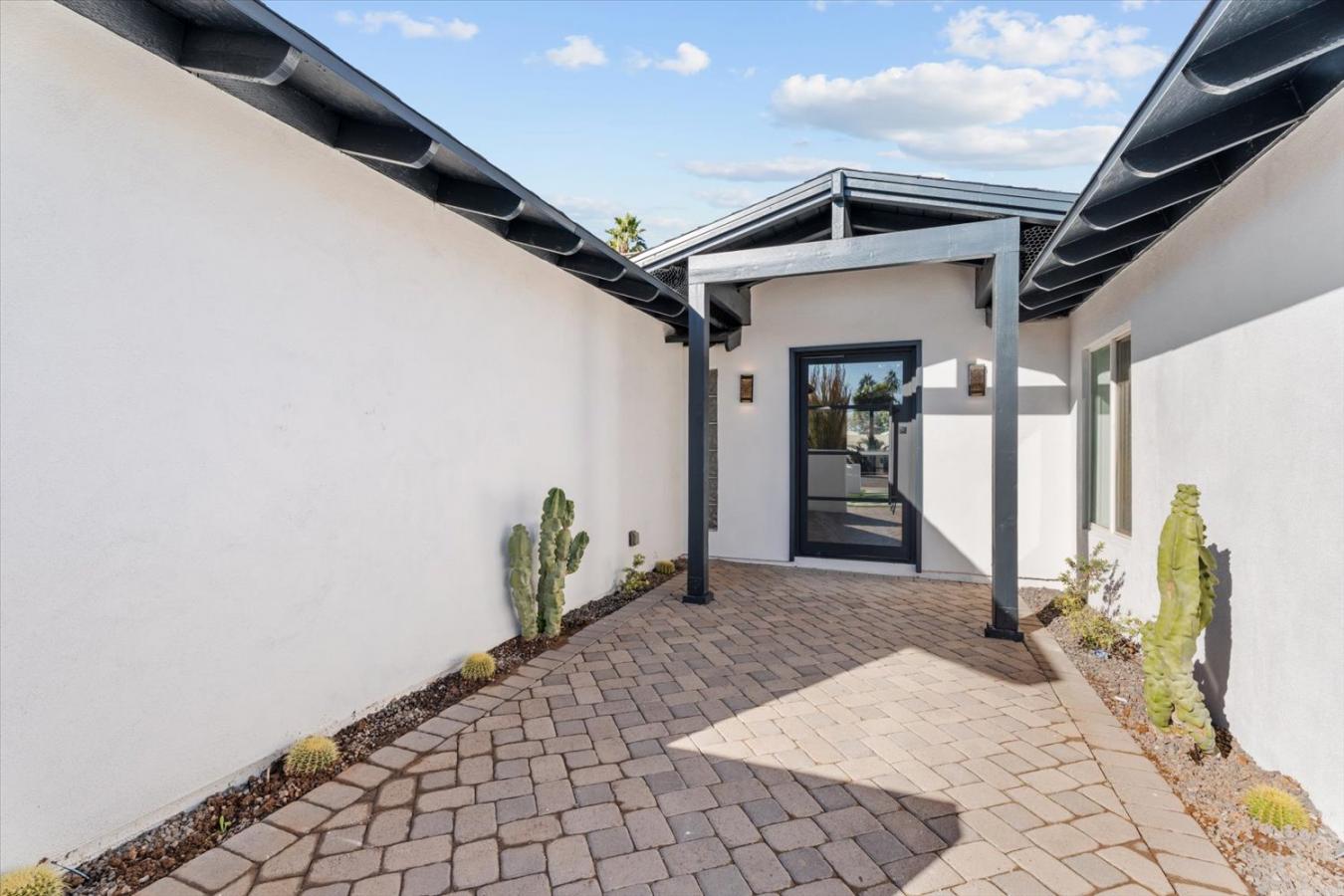 Scottsdale, Arizona, 85251, United States, 4 Bedrooms Bedrooms, ,3 BathroomsBathrooms,Residential,For Sale,2003702