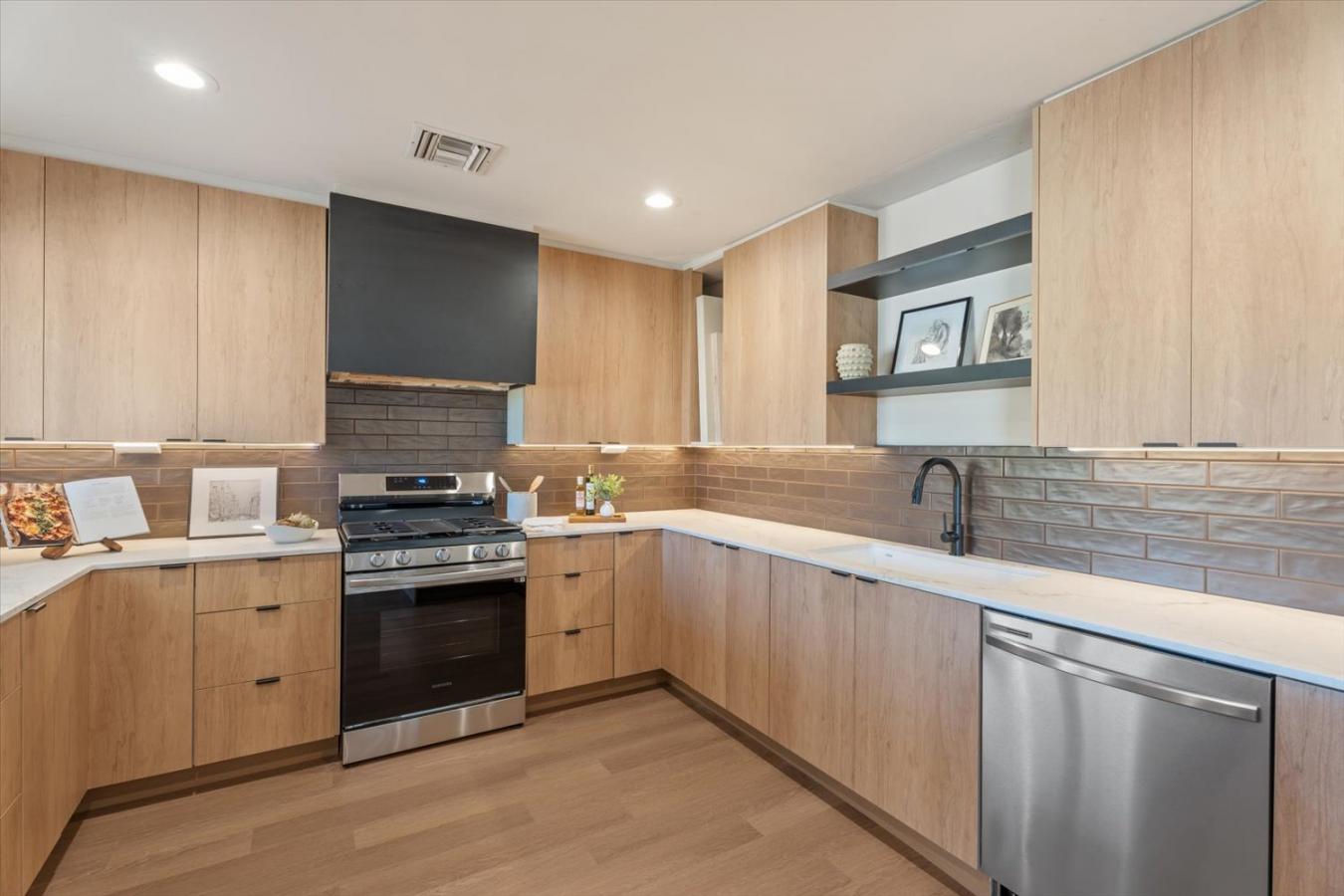 Scottsdale, Arizona, 85251, United States, 4 Bedrooms Bedrooms, ,3 BathroomsBathrooms,Residential,For Sale,2003702