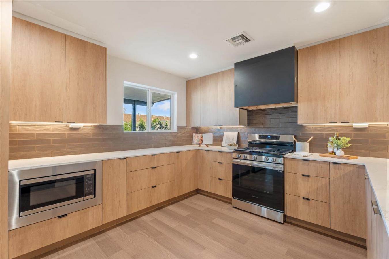 Scottsdale, Arizona, 85251, United States, 4 Bedrooms Bedrooms, ,3 BathroomsBathrooms,Residential,For Sale,2003702