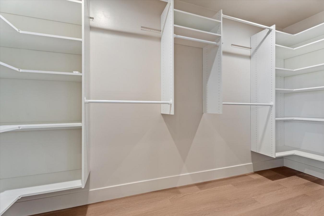 Scottsdale, Arizona, 85251, United States, 4 Bedrooms Bedrooms, ,3 BathroomsBathrooms,Residential,For Sale,2003702