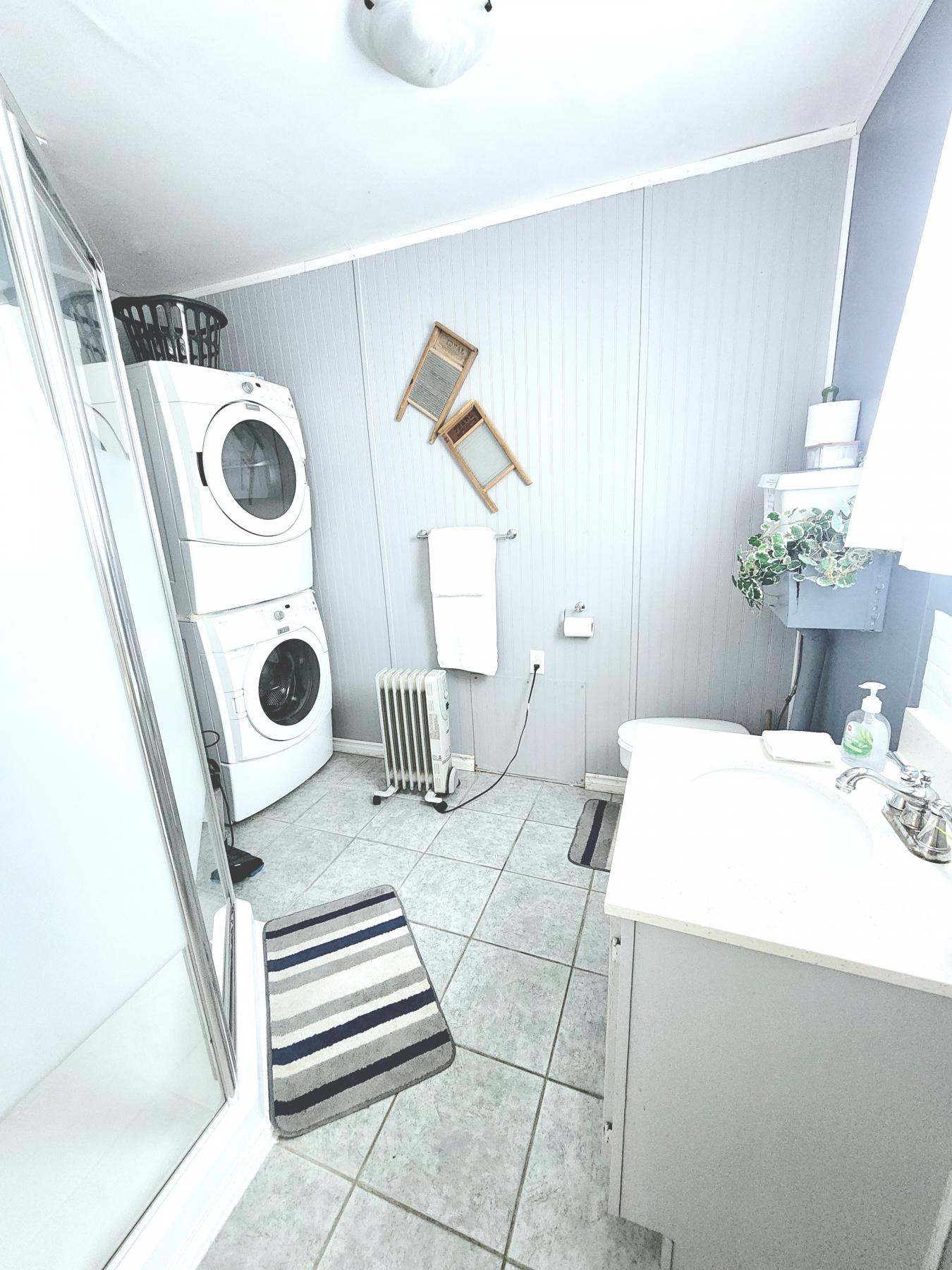 Seeley's Bay, Frontenac, K0H 2N0, Canada, ,Residential,For Sale,2003701