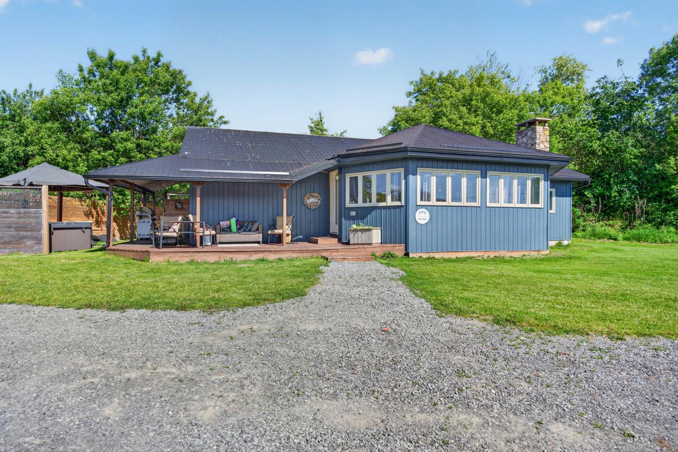 4177-4187 Carrying Place Road, Seeley's Bay, Frontenac, K0H 2N0, Canada, ,Residential,For Sale,4177-4187 Carrying Place Road,X13232394