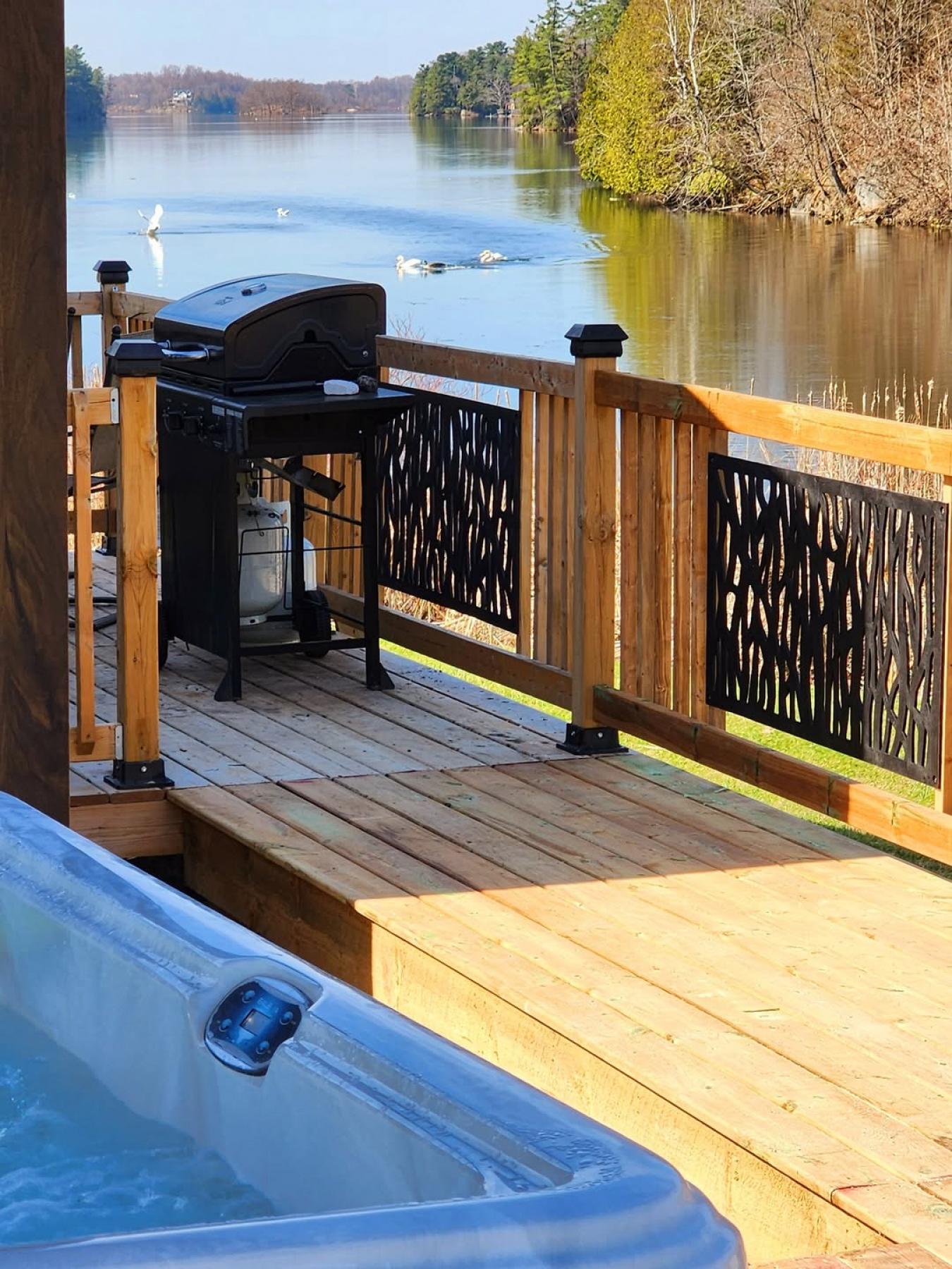 Seeley's Bay, Frontenac, K0H 2N0, Canada, ,Residential,For Sale,2003701