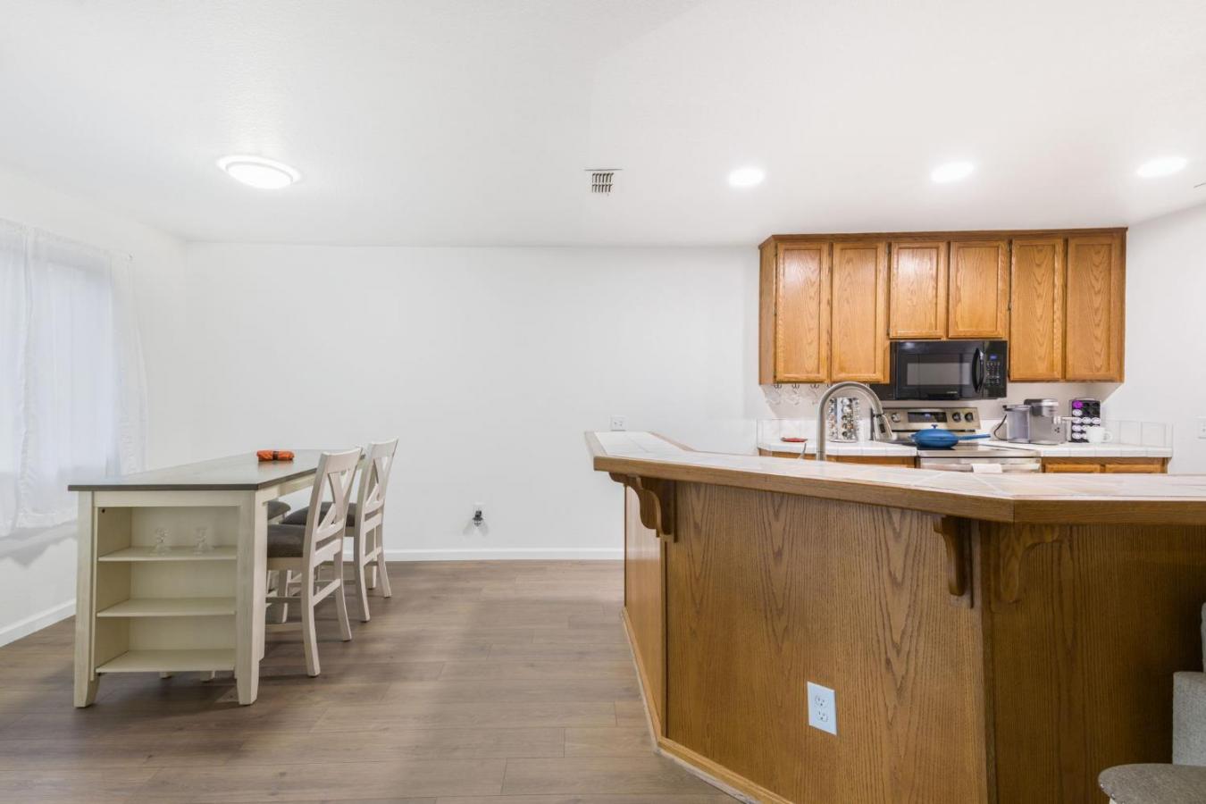 5640 Verner Oak Court #2, Sacramento, Sacramento, 95841, United States, 2 Bedrooms Bedrooms, ,2 BathroomsBathrooms,Residential,For Sale,5640 Verner Oak Court #2,225152264