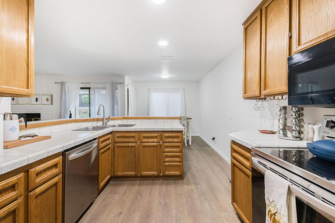 5640 Verner Oak Court #2, Sacramento, Sacramento, 95841, United States, 2 Bedrooms Bedrooms, ,2 BathroomsBathrooms,Residential,For Sale,5640 Verner Oak Court #2,225152264