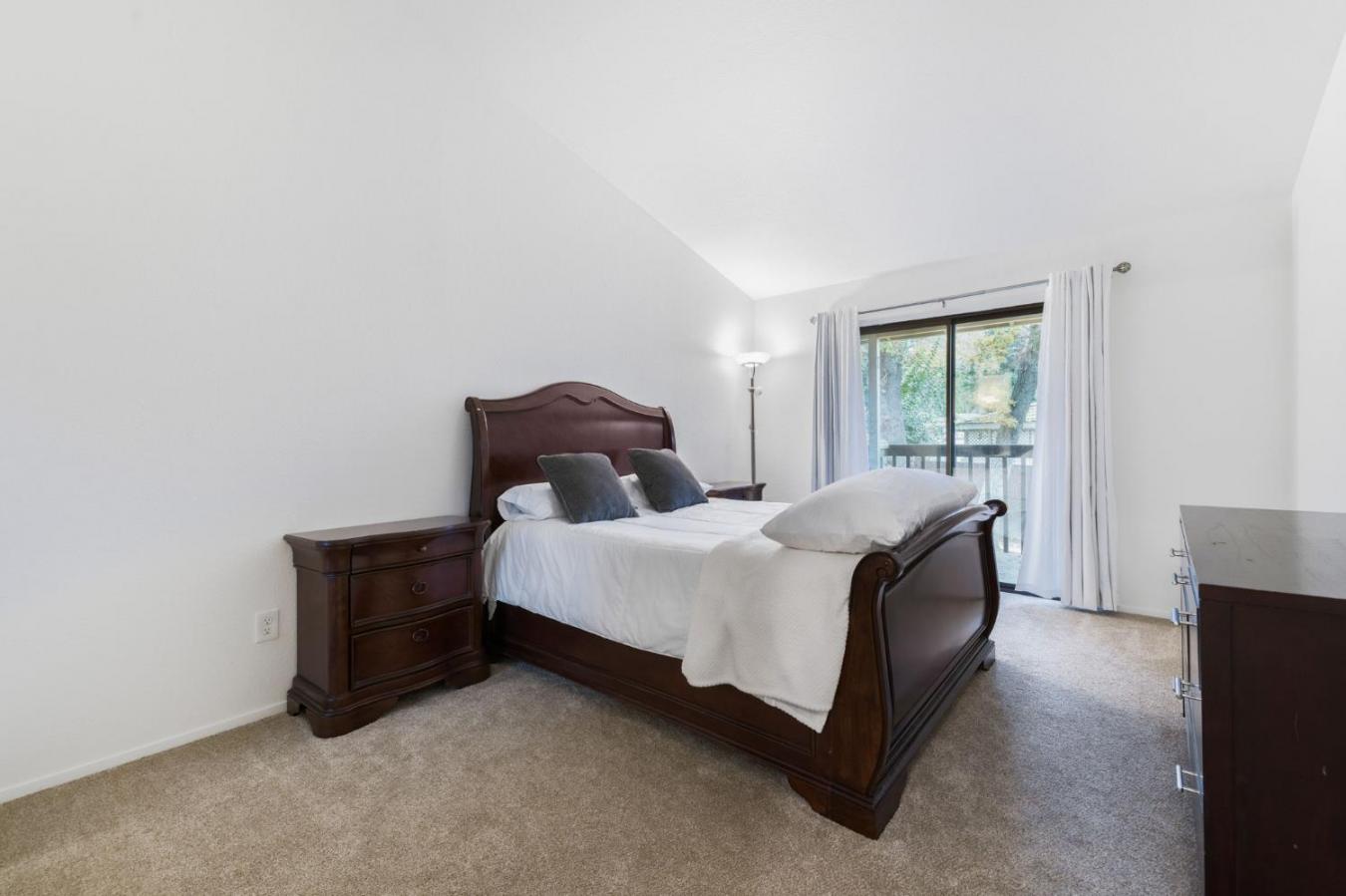 5640 Verner Oak Court #2, Sacramento, Sacramento, 95841, United States, 2 Bedrooms Bedrooms, ,2 BathroomsBathrooms,Residential,For Sale,5640 Verner Oak Court #2,225152264