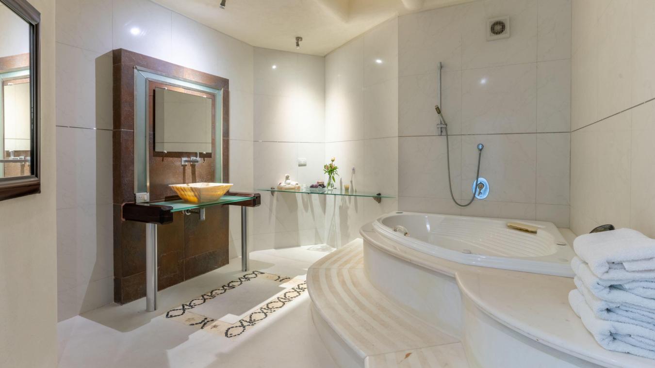 Puerto Morelos, Q.R., Mexico, 9 Bedrooms Bedrooms, ,6 BathroomsBathrooms,Residential,For Sale,2003694