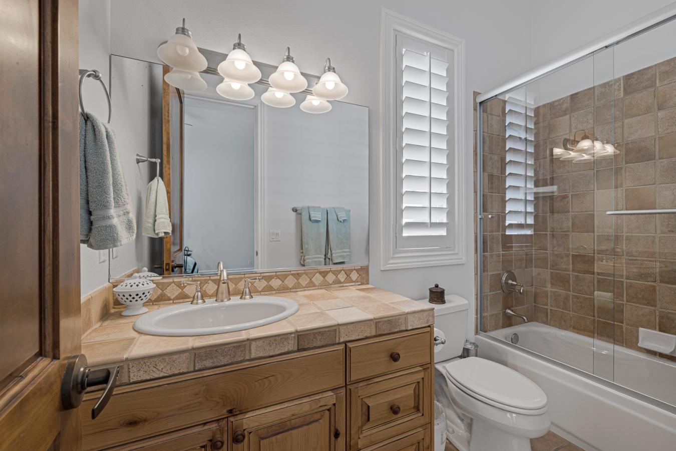 Las Vegas, Nevada, 89117, United States, 4 Bedrooms Bedrooms, ,2 BathroomsBathrooms,Residential,For Sale,2003692