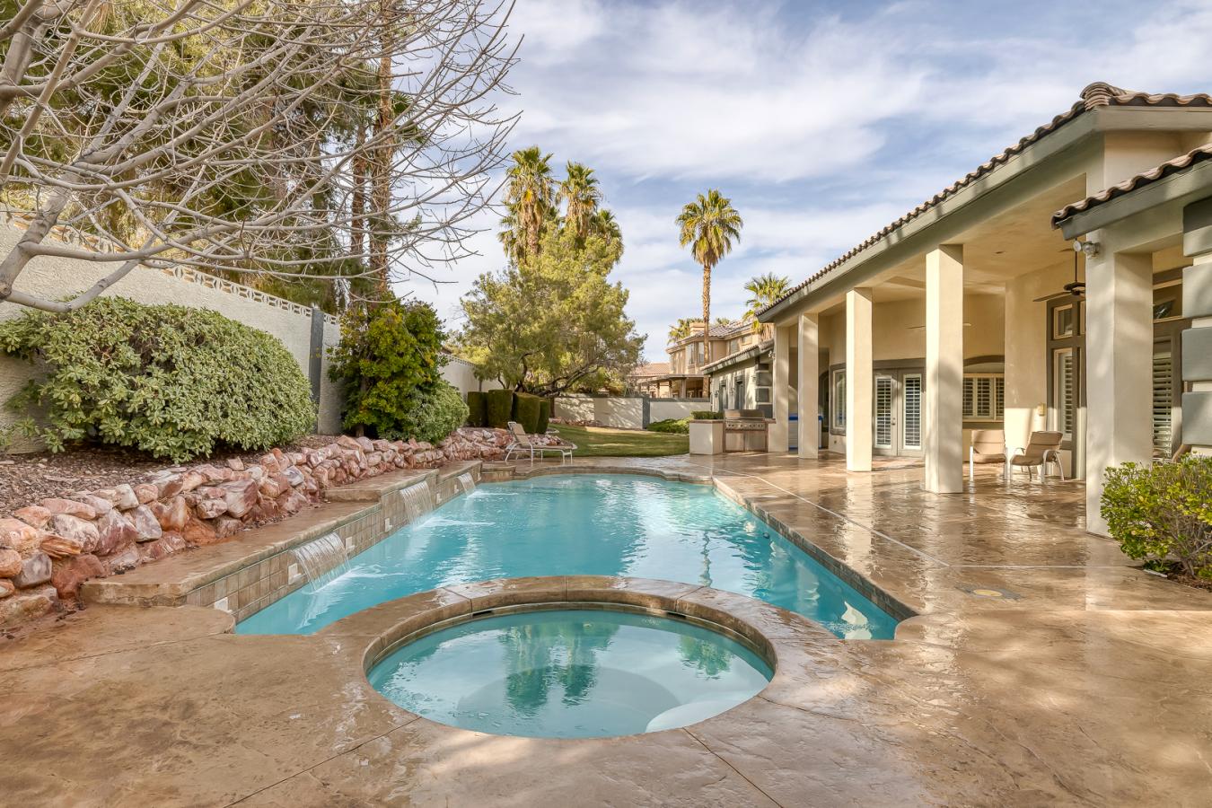 Las Vegas, Nevada, 89117, United States, 4 Bedrooms Bedrooms, ,2 BathroomsBathrooms,Residential,For Sale,2003692