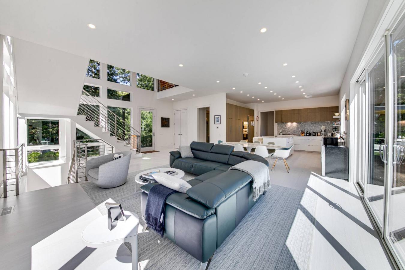 East Hampton, New York, 11937, United States, 4 Bedrooms Bedrooms, ,3 BathroomsBathrooms,Residential,For Sale,2003686