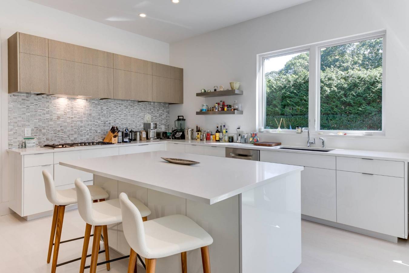 East Hampton, New York, 11937, United States, 4 Bedrooms Bedrooms, ,3 BathroomsBathrooms,Residential,For Sale,2003686