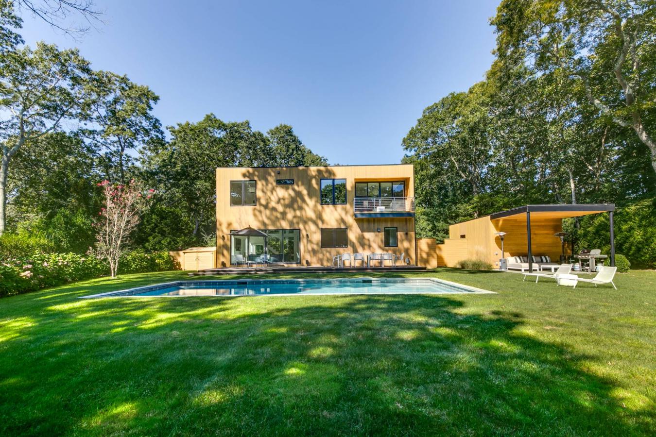 East Hampton, New York, 11937, United States, 4 Bedrooms Bedrooms, ,3 BathroomsBathrooms,Residential,For Sale,2003686
