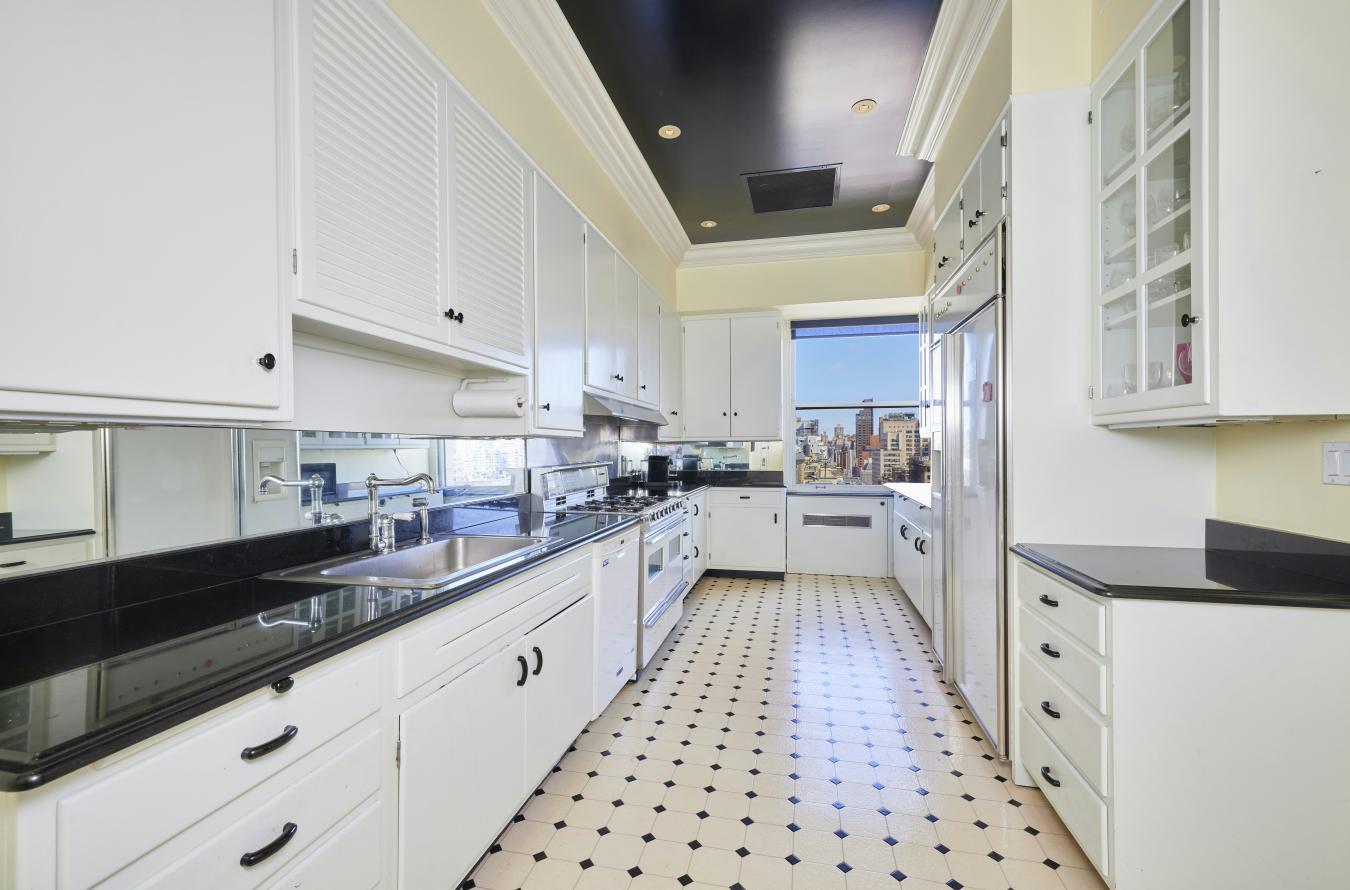 New York, New York, 10065, United States, 3 Bedrooms Bedrooms, ,2 BathroomsBathrooms,Residential,For Sale,2003685