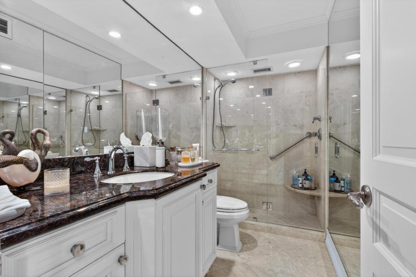 Palm Beach, Florida, 33480, United States, 2 Bedrooms Bedrooms, ,2 BathroomsBathrooms,Residential,For Sale,2003684