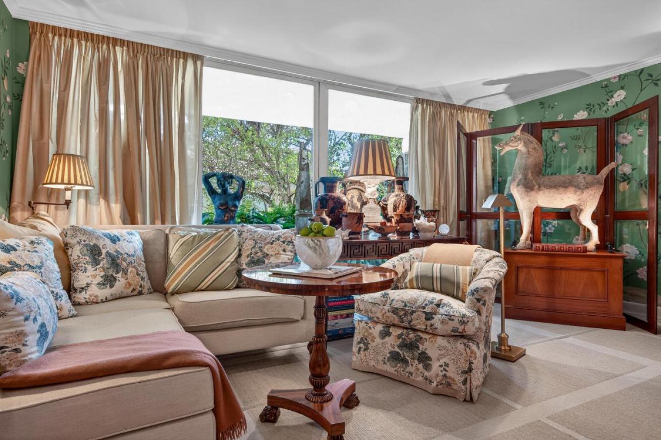 Palm Beach, Florida, 33480, United States, 2 Bedrooms Bedrooms, ,2 BathroomsBathrooms,Residential,For Sale,2003684