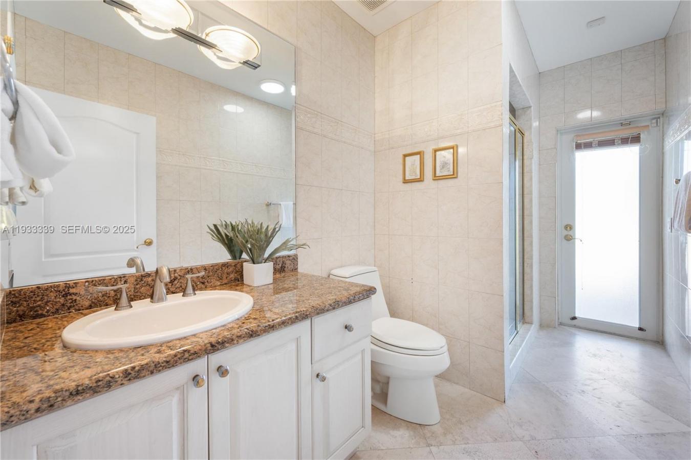 Coral Gables, Florida, 33156, United States, 5 Bedrooms Bedrooms, ,4 BathroomsBathrooms,Residential,For Sale,2003682