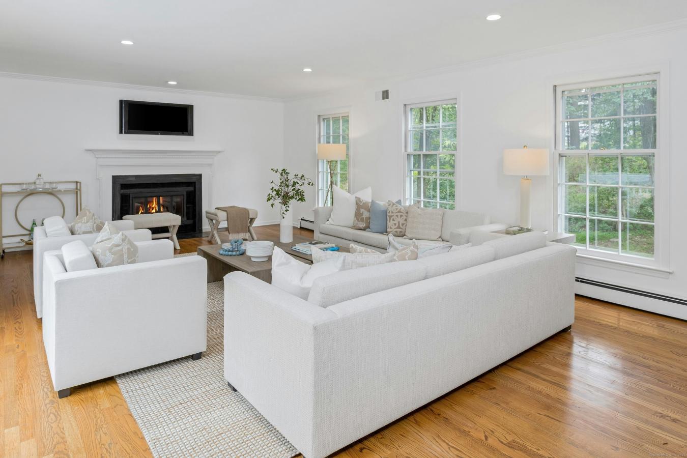 New Canaan, Connecticut, 06840, United States, 5 Bedrooms Bedrooms, ,3 BathroomsBathrooms,Residential,For Sale,2003681