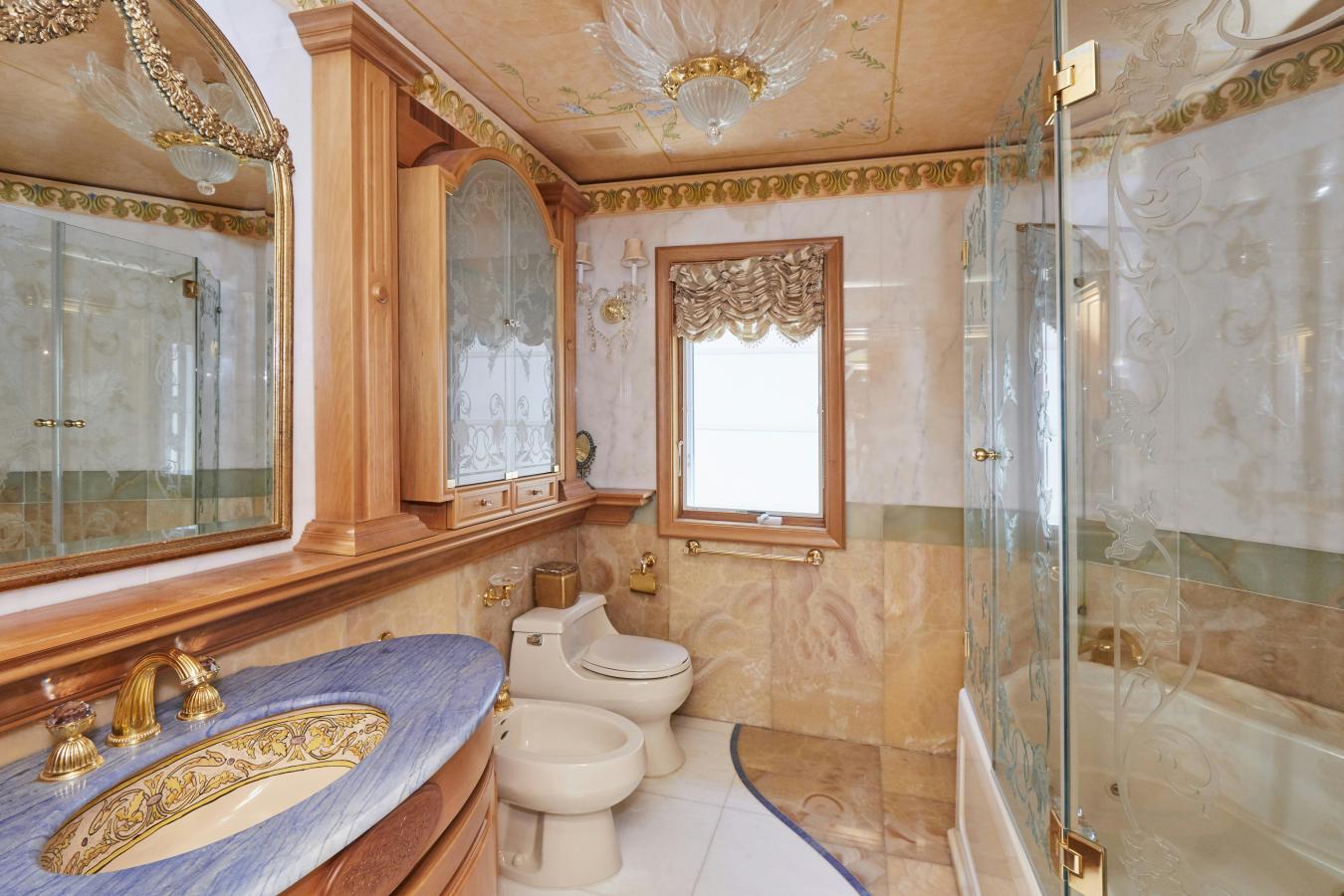 Dyker Heights, New York, 11228, United States, 3 Bedrooms Bedrooms, ,2 BathroomsBathrooms,Residential,For Sale,2003675