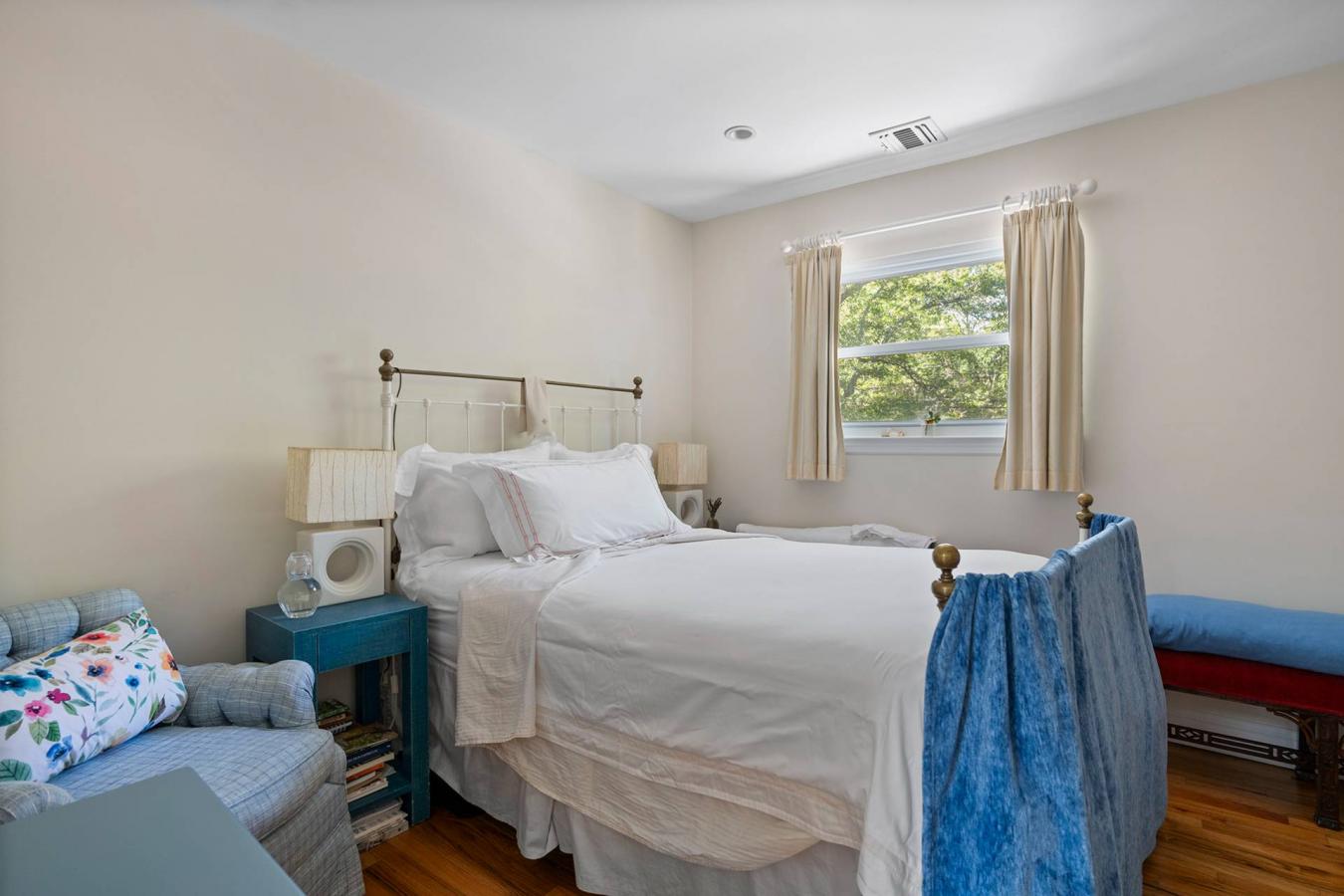 Springs, New York, 11937, United States, 4 Bedrooms Bedrooms, ,2 BathroomsBathrooms,Residential,For Sale,2003673