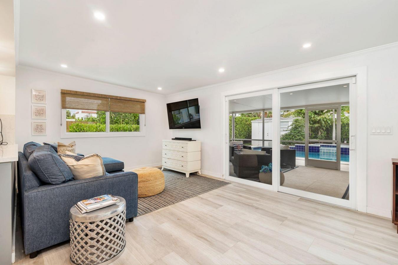 West Palm Beach, Florida, 33405, United States, 3 Bedrooms Bedrooms, ,2 BathroomsBathrooms,Residential,For Sale,2003670