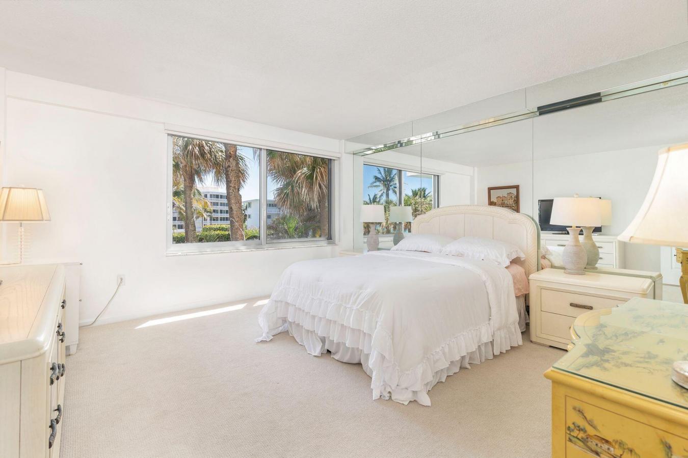 Palm Beach, Florida, 33480, United States, 1 Bedroom Bedrooms, ,1 BathroomBathrooms,Residential,For Sale,2003667