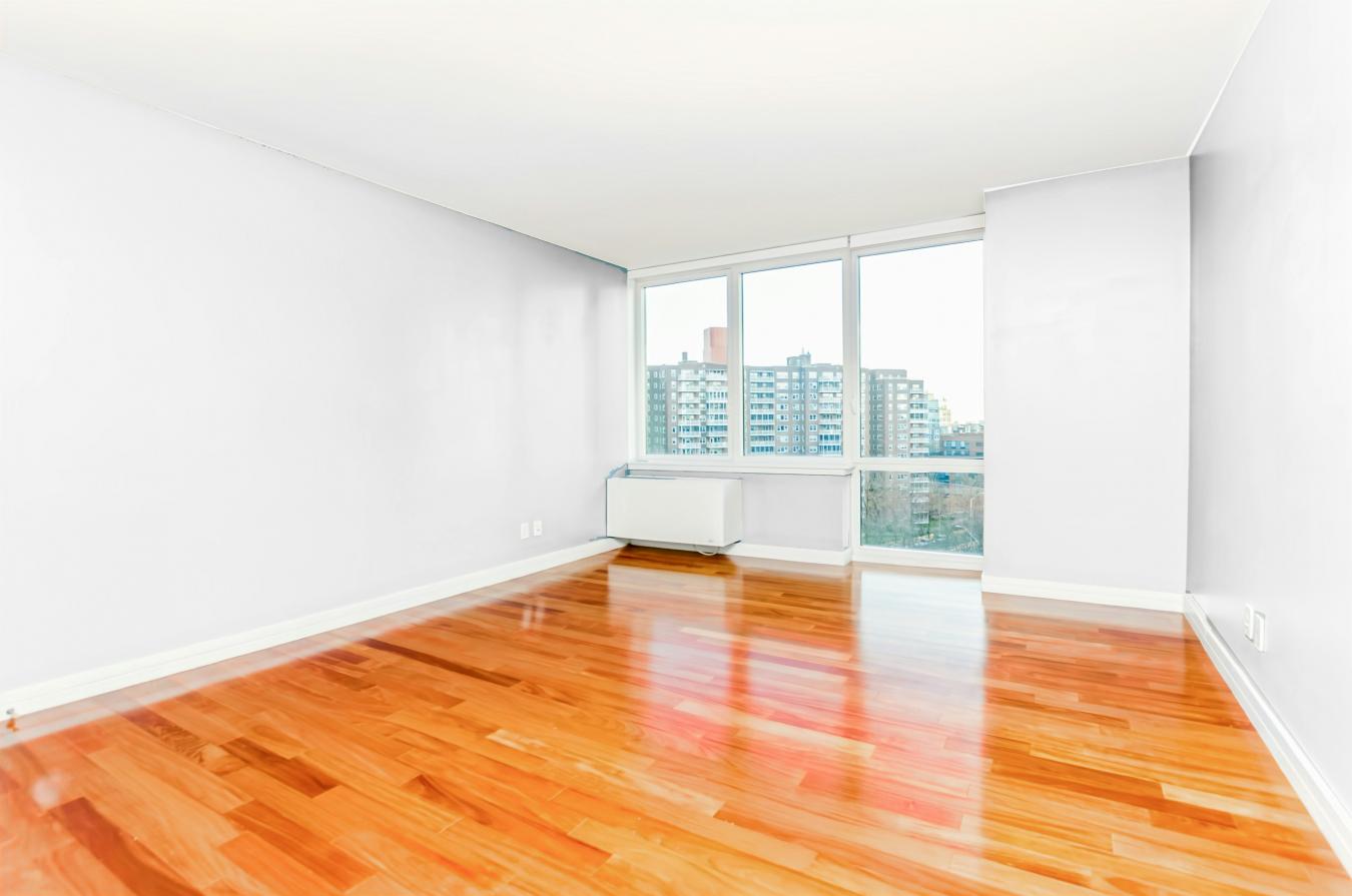 Central Riverdale, New York, 10463, United States, 3 Bedrooms Bedrooms, ,3 BathroomsBathrooms,Residential,For Sale,2003666