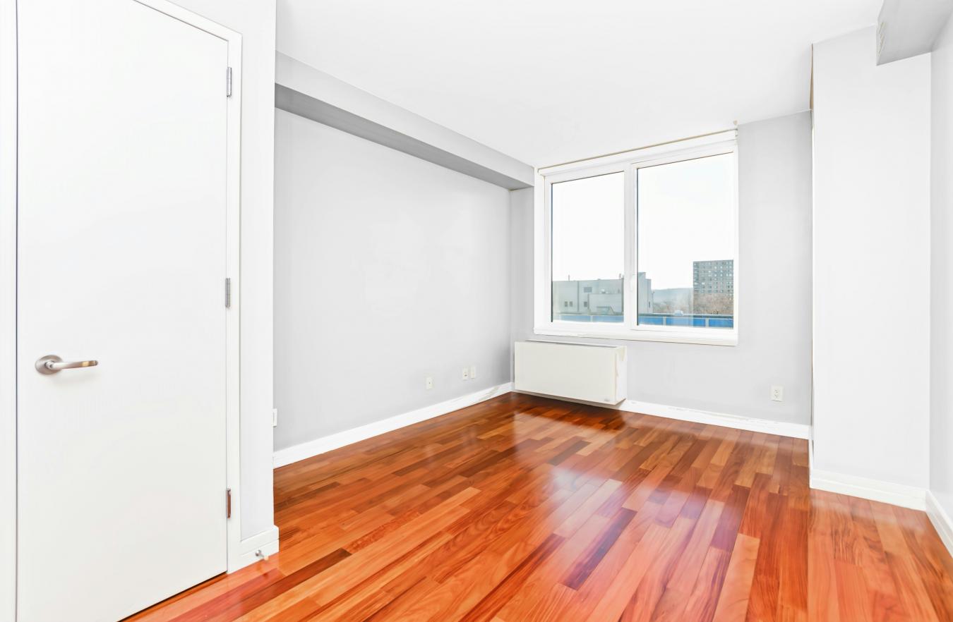 Central Riverdale, New York, 10463, United States, 3 Bedrooms Bedrooms, ,3 BathroomsBathrooms,Residential,For Sale,2003666