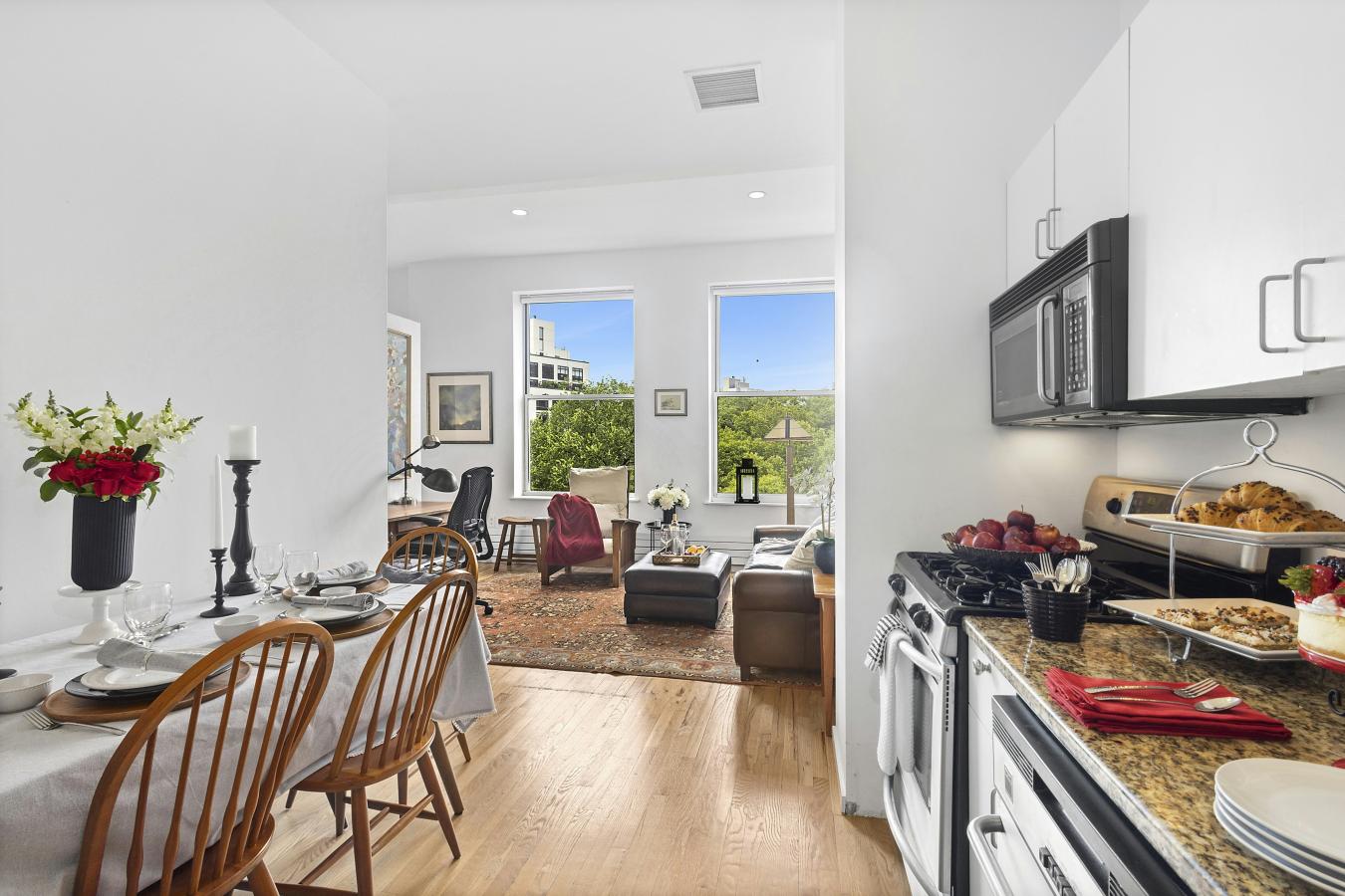 Lower East Side, New York, 10002, United States, 1 Bedroom Bedrooms, ,1 BathroomBathrooms,Residential,For Sale,2003664