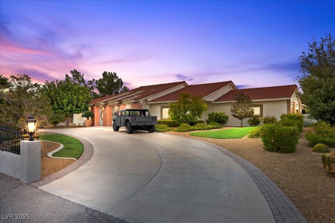 Las Vegas, Clark, 89129, United States, 4 Bedrooms Bedrooms, ,3 BathroomsBathrooms,Residential,For Sale,2003660