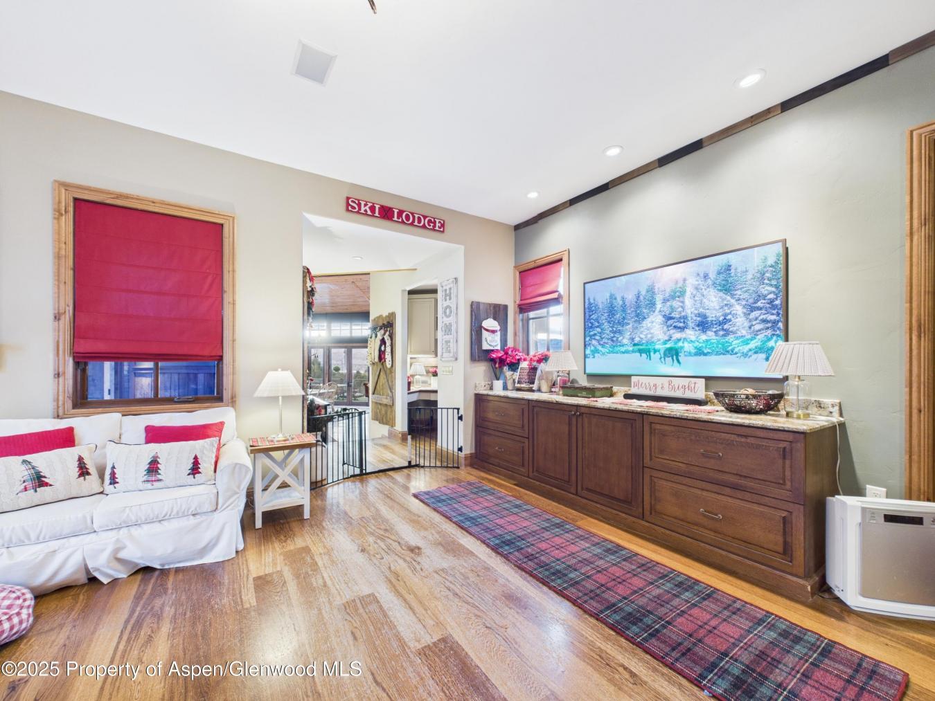 Glenwood Springs, Garfield, 81601, United States, 4 Bedrooms Bedrooms, ,3 BathroomsBathrooms,Residential,For Sale,2003659