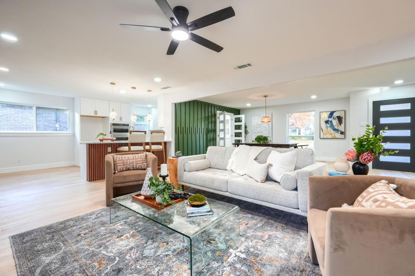 Dallas, Dallas, 75248, United States, 4 Bedrooms Bedrooms, ,3 BathroomsBathrooms,Residential,For Sale,2003657