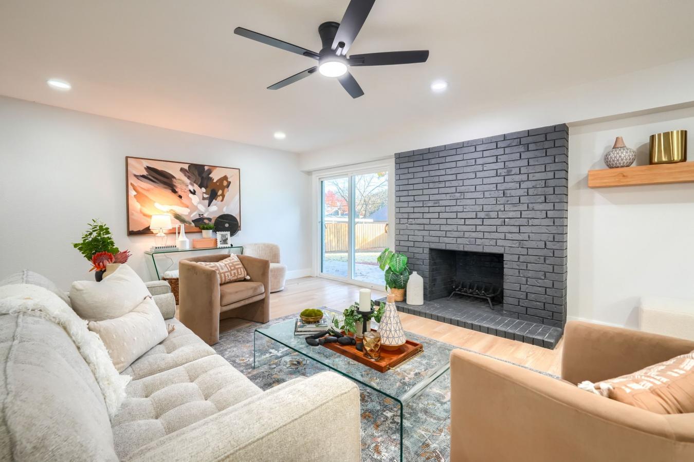 Dallas, Dallas, 75248, United States, 4 Bedrooms Bedrooms, ,3 BathroomsBathrooms,Residential,For Sale,2003657