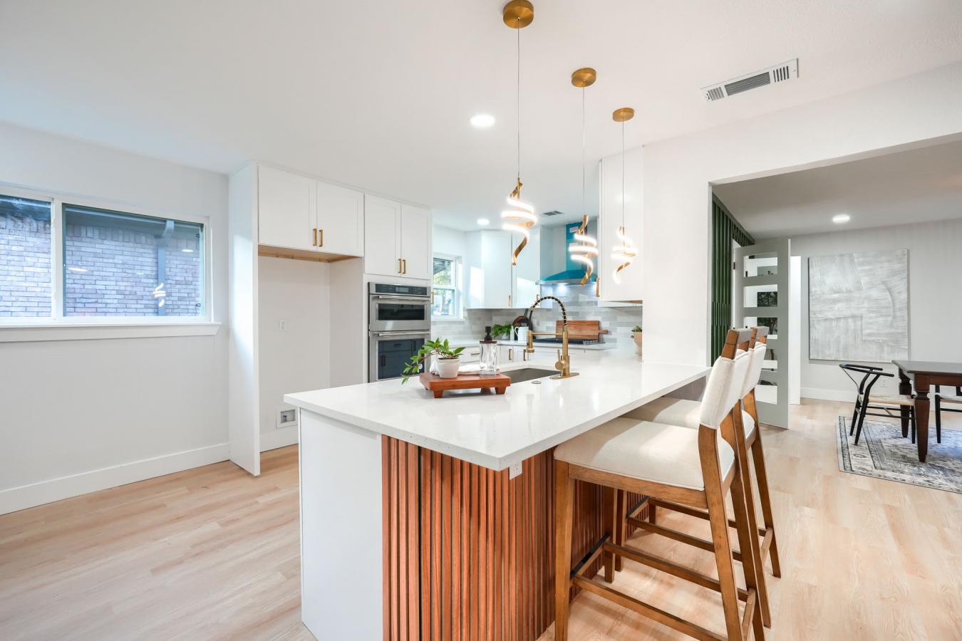 Dallas, Dallas, 75248, United States, 4 Bedrooms Bedrooms, ,3 BathroomsBathrooms,Residential,For Sale,2003657