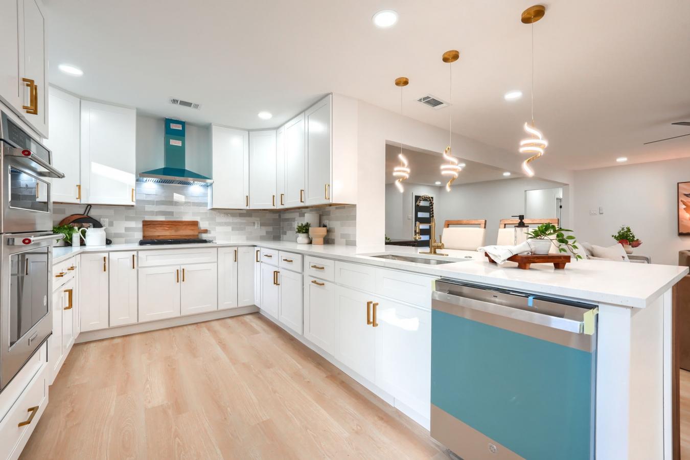 Dallas, Dallas, 75248, United States, 4 Bedrooms Bedrooms, ,3 BathroomsBathrooms,Residential,For Sale,2003657